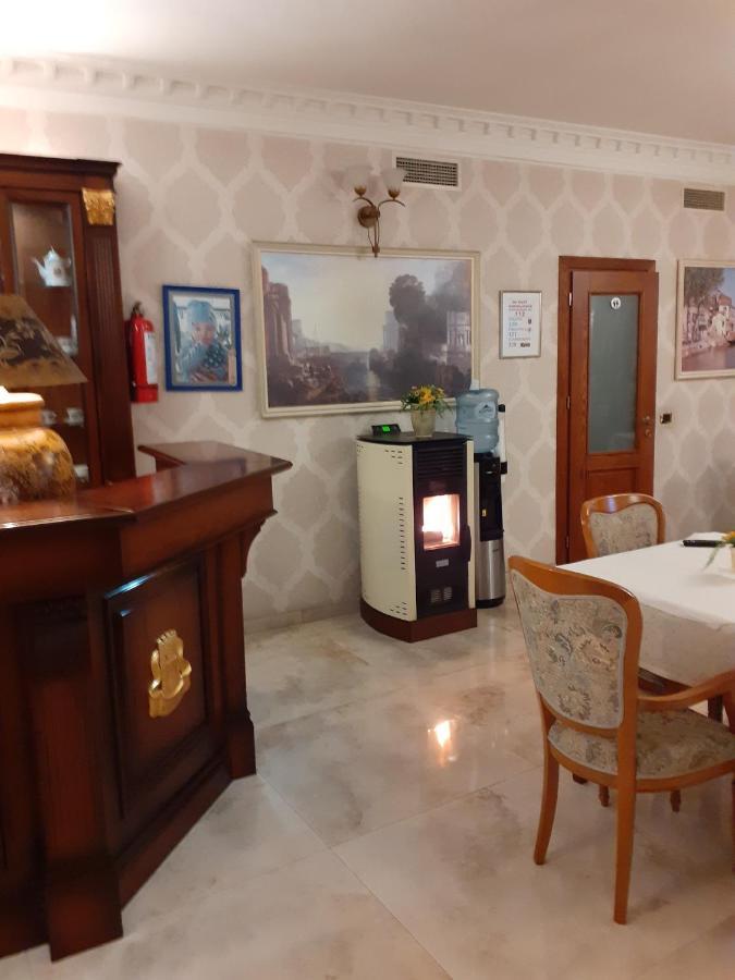 Hotel Guri Elbasan Eksteriør billede