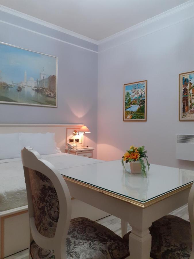 Hotel Guri Elbasan Eksteriør billede