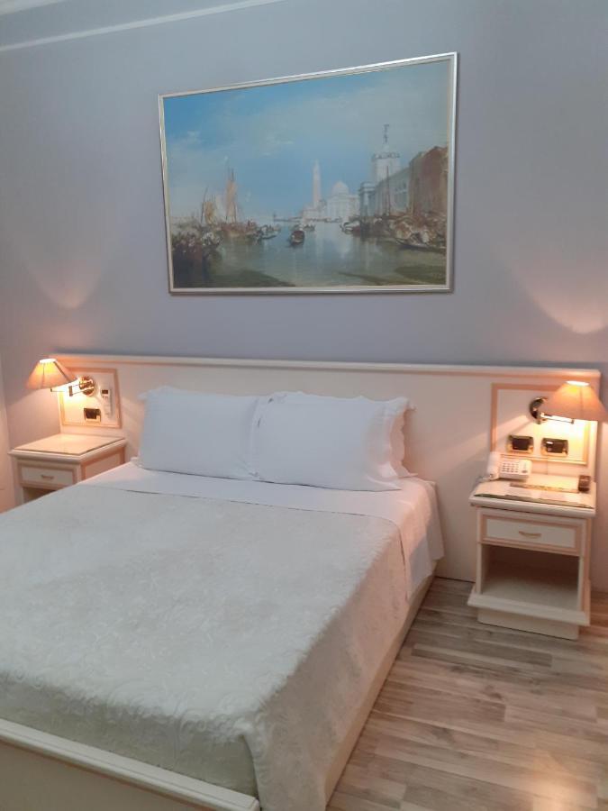 Hotel Guri Elbasan Eksteriør billede