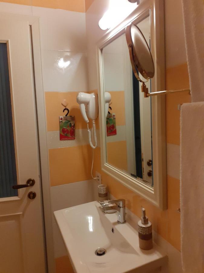 Hotel Guri Elbasan Eksteriør billede