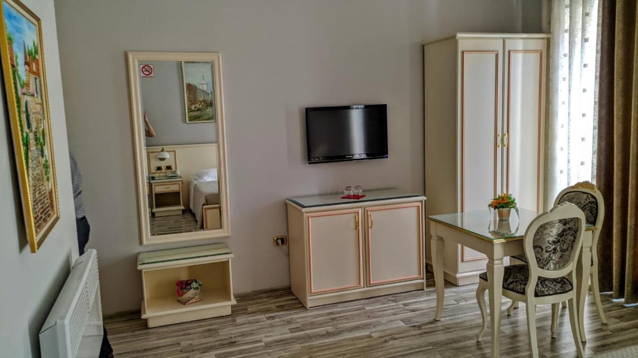 Hotel Guri Elbasan Eksteriør billede